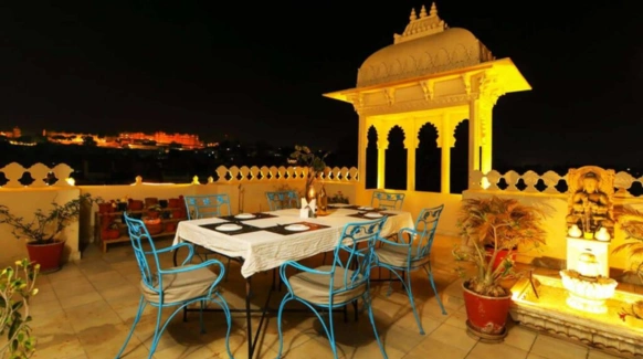 Rooftop Restaurant Near Lake Pichola Udaipur
