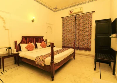 affordable-hotel-rooms-in-udaipur
