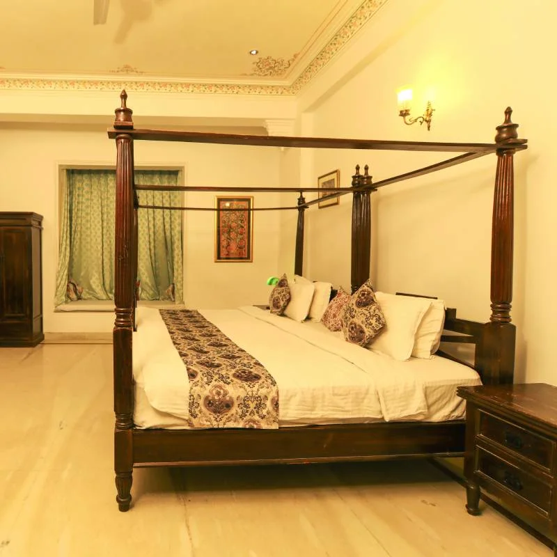 budget-hotel-near-lake-pichola-udaipur