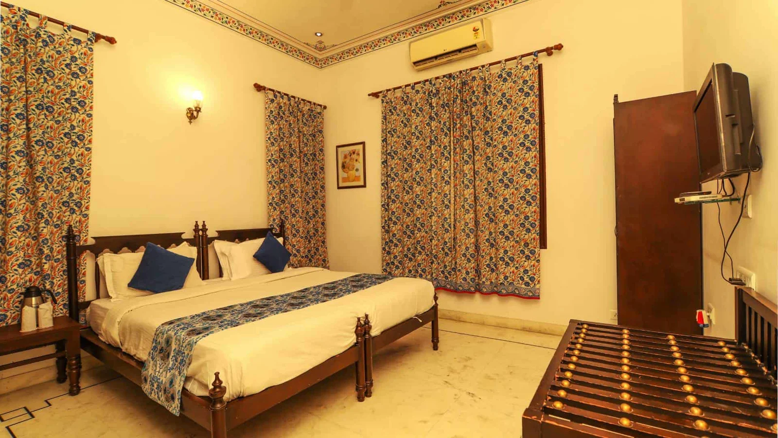 hotel-near-udaipur-tourist-attractions